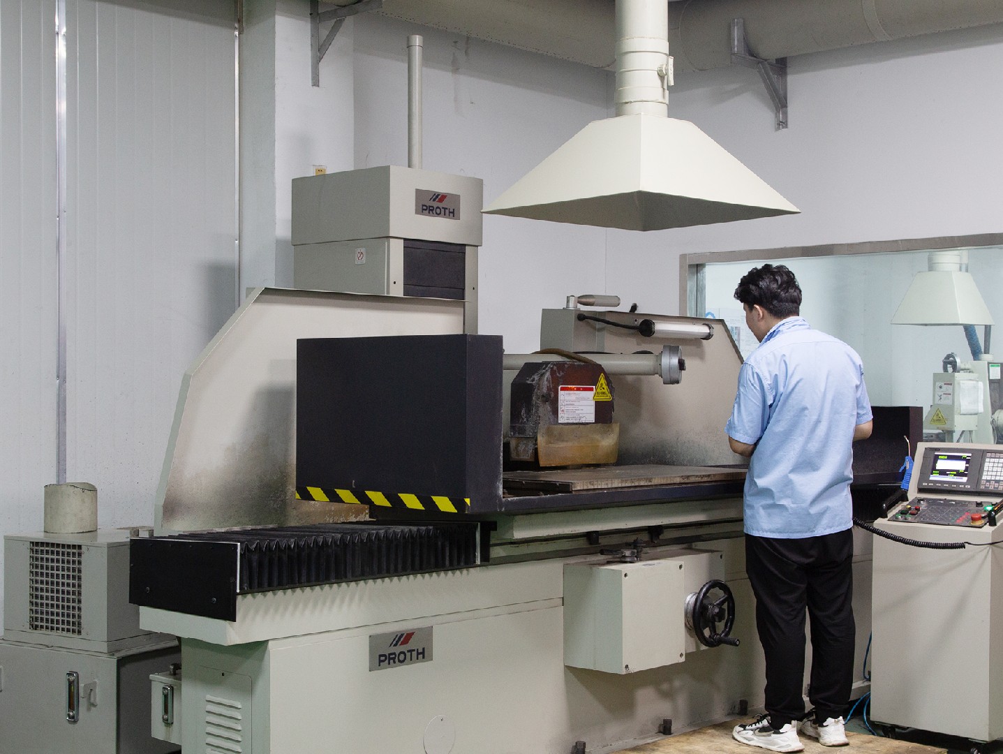 What skills does a mechanical designer need to master?