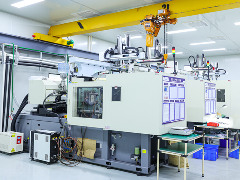 A hundred thousand medical-grade dust-free vehicle